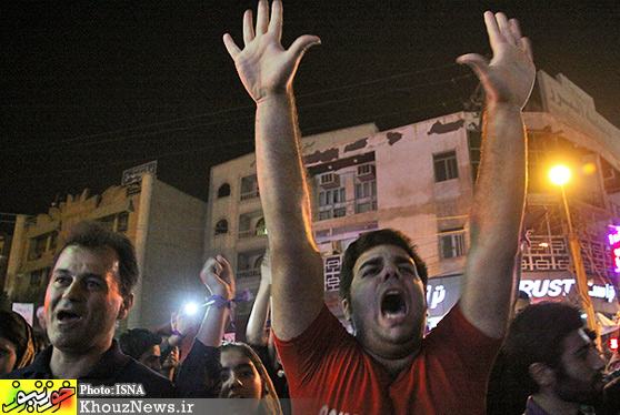  شادی هواداران حجت الاسلام حسن روحانی، منتخب انتخابات ریاست جمهوری در اهواز