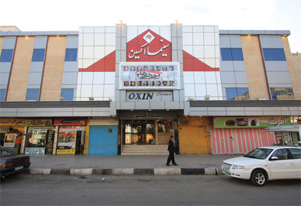 دسترسی مردم اهواز به سالن های سینما مناسب نیست / جای خالی نقد فیلم در مطبوعات خوزستان