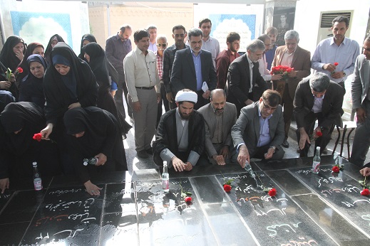 شهدا منبع نامتناهی الهامات و اخلاص در جامعه هستند