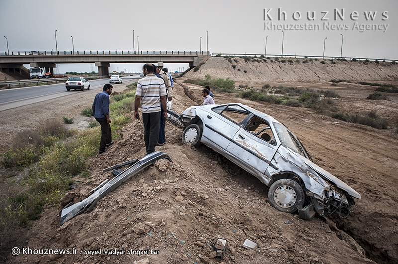 تک عکس / واژگونی خودرو در جاده اهواز - آبادان