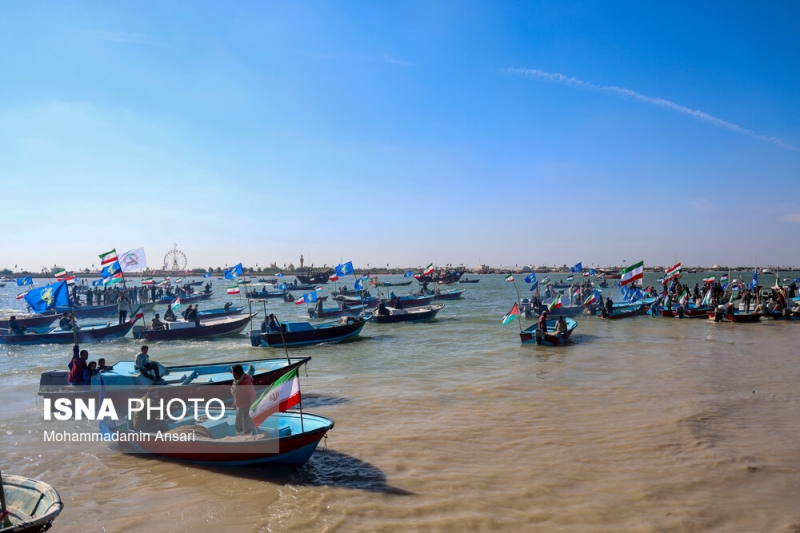 رژه مشترک بسیج دریایی ایران و عراق در اروندرود
