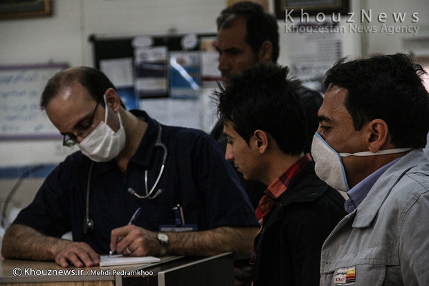 تصاویر/ حال و احوال اورژانس بیمارستان امام اهواز در یک روز گرد و غباری