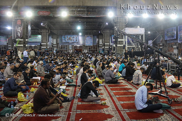 تصاویر / مراسم احیای شب نوزدهم ماه رمضان در مصلی اهواز