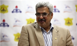 مدیرعامل باشگاه صنعت نفت، علی حکمت
