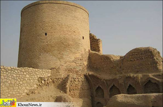 قلعه تل در حال نابودی تدریجی/ بنا در حال کوچک شدن است