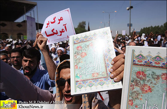 راهپیمایی نمازگزاران اهوازی در اعتراض به توهین به پیامبر اعظم(ص) / khouznews.ir