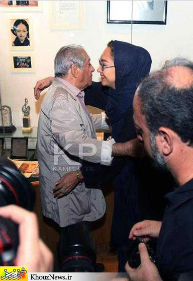 نیکی کریمی، انتظامی را در آغوش گرفت