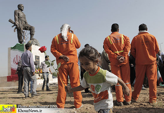 رونمايي از تنديس سرداران شهیدان هاشمی و بقایی در اهواز