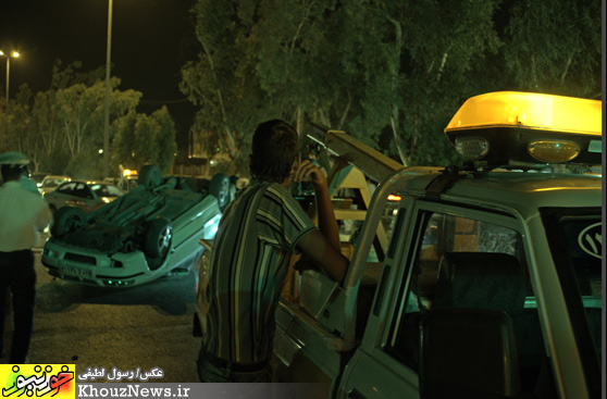  واژگون شدن خودرو در میدان پنج نخل اهواز