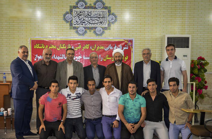 حضور جمعی از فولادی‌ها در یک موسسه خیریه
