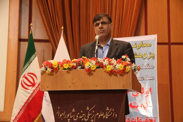 لزوم ترغیب دانشجویان به انجام تفکر سیستمیک برای تولید دانش
