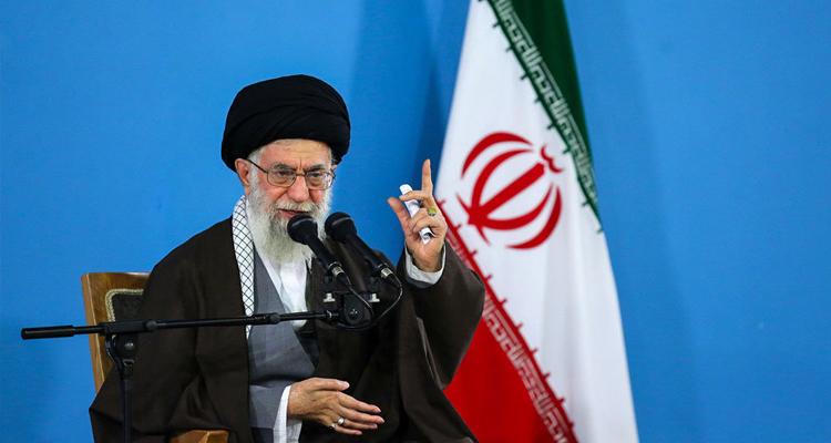 ملت با انتخابات در برابر دشمن سینه سپر می‌کند