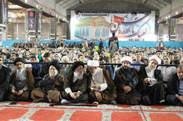 عکس زیبایی که در نماز جمعه اهواز به ثبت رسید