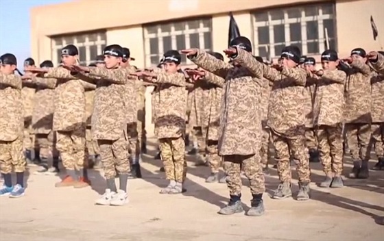 بلایی که داعش بر سر کودکان می‌آورد/عکس ها