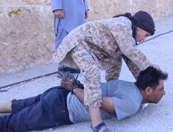 بلایی که داعش بر سر کودکان می‌آورد/عکس ها