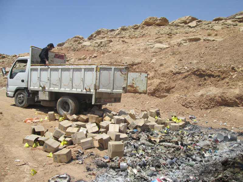 امحاء شيرهاي فاسد مدارس در شهرستان اندیکا