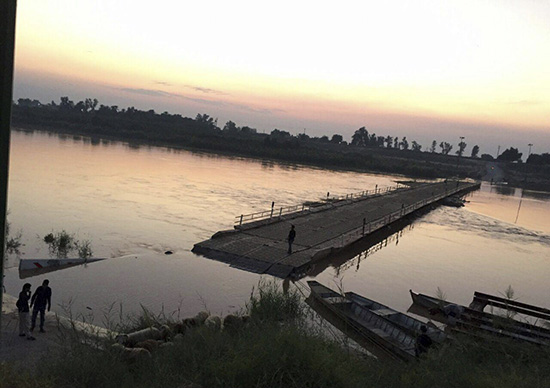 قطع مسیر ارتباطی 30 روستای باوی / عکس