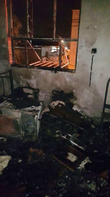 وقوع آتش سوزی در ساختمان دو طبقه در آبادان
