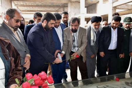 محسن رضایی به شهدای 8 سال دفاع مقدس ادای احترام کرد محسن رضایی به شهدای 8 سال دفاع مقدس ادای احترام کرد