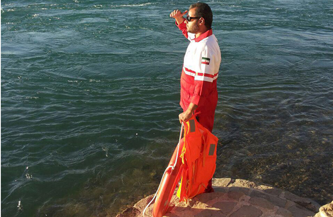 امدادگر چرتکه نمی‌اندازد