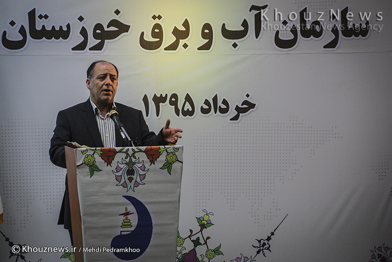 رونمایی از گواهینامه های استاندارد ایزو در روابط عمومی آب و برق خوزستان