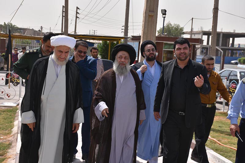 حضور آیت الله جزایری در گلزار شهدای بهشت آباد اهواز