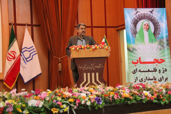 حجاب و عفاف تنها متعلق به جامعه بانوان نیست، بلکه این مهم یک مسئله دو جانبه است