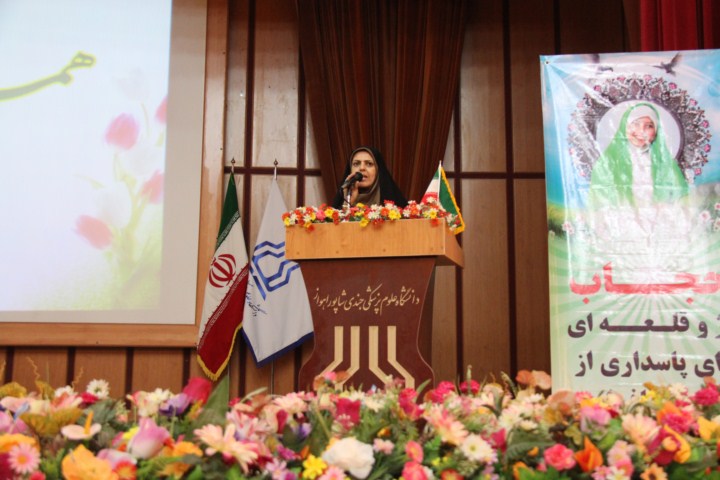 حجاب و عفاف تنها متعلق به جامعه بانوان نیست، بلکه این مهم یک مسئله دو جانبه است
