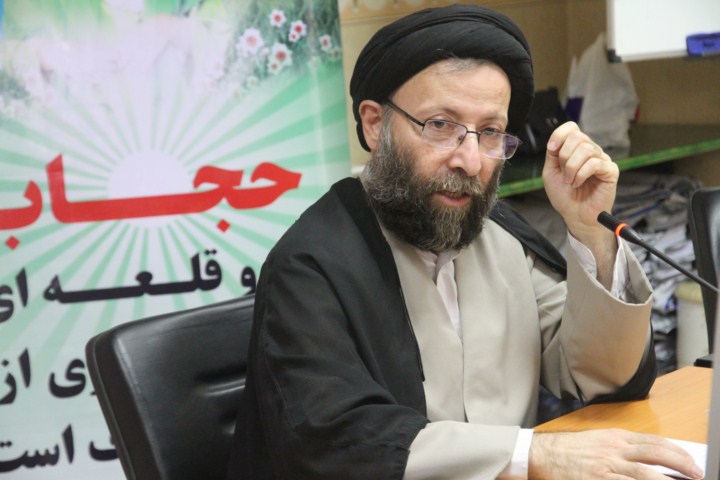 حجاب کف الزام دینی است، عفاف اوج و سطح متعالی است