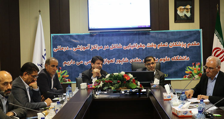 روش پلکانی پرداخت کارانه ها به نفع پزشکان می باشد