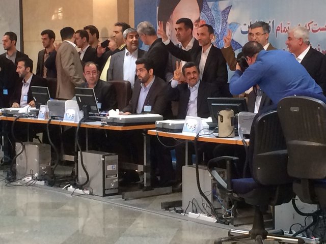 احمدی‌نژاد پس از ثبت نام در انتخابات: درحمایت از بقایی ثبت نام کردم