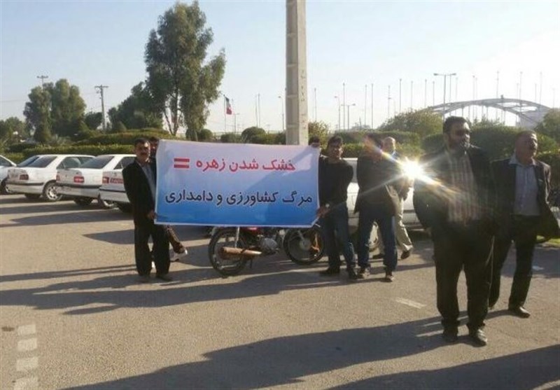 تجمعات اعتراض‌آمیز کشاورزان هندیجان همچنان ادامه دارد