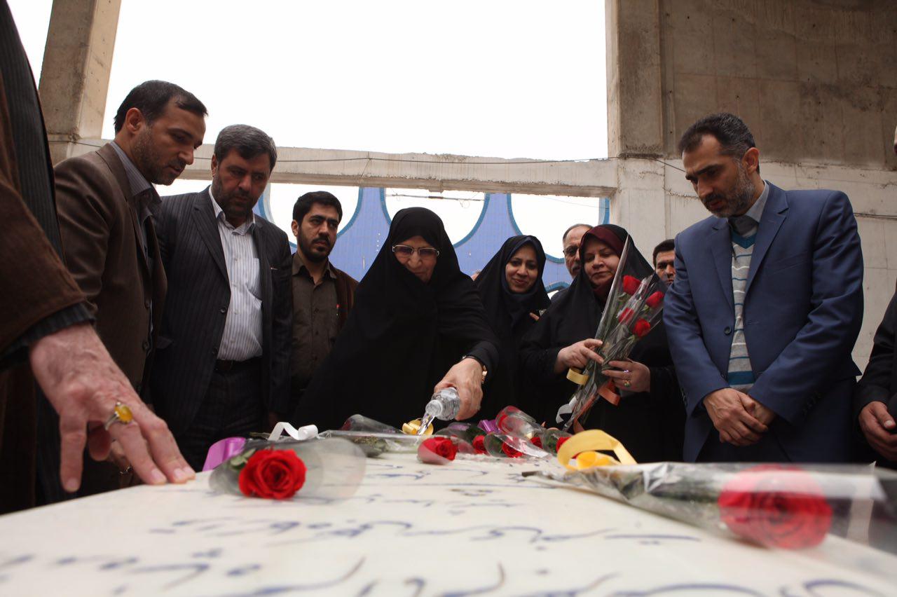 حضور فرزند امام خمینی در گلزار شهدای اهواز