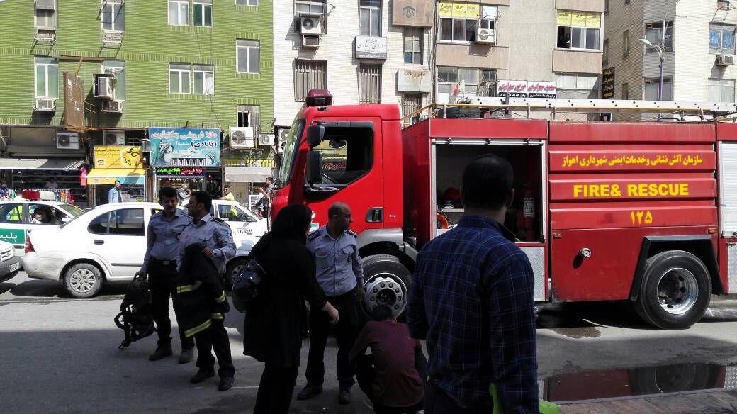 نجات چهار نفر در حادثه آتش سوزی پاساژ بهار در اهواز