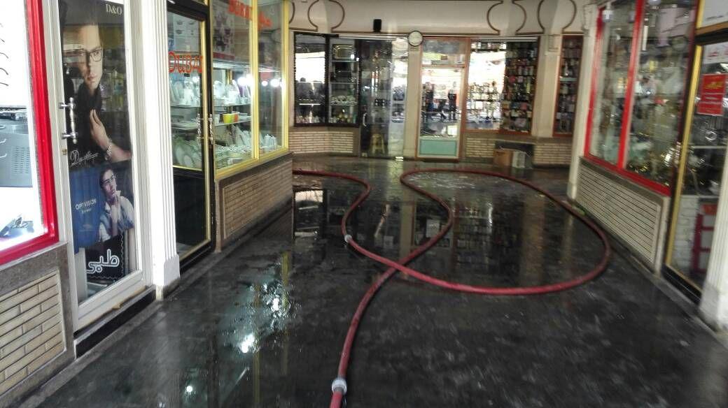 نجات چهار نفر در حادثه آتش سوزی پاساژ بهار در اهواز