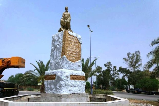 مجسمه ابن سکیت دورقی در شادگان نصب شد مجسمه ابن سکیت دورقی در شادگان نصب شد