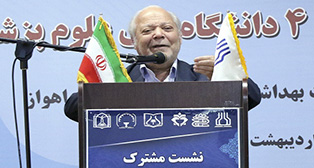 با مدیریت دکتر هاشمی در وزارت بهداشت، در همه زمینه ها کار کارستانی انجام شده است