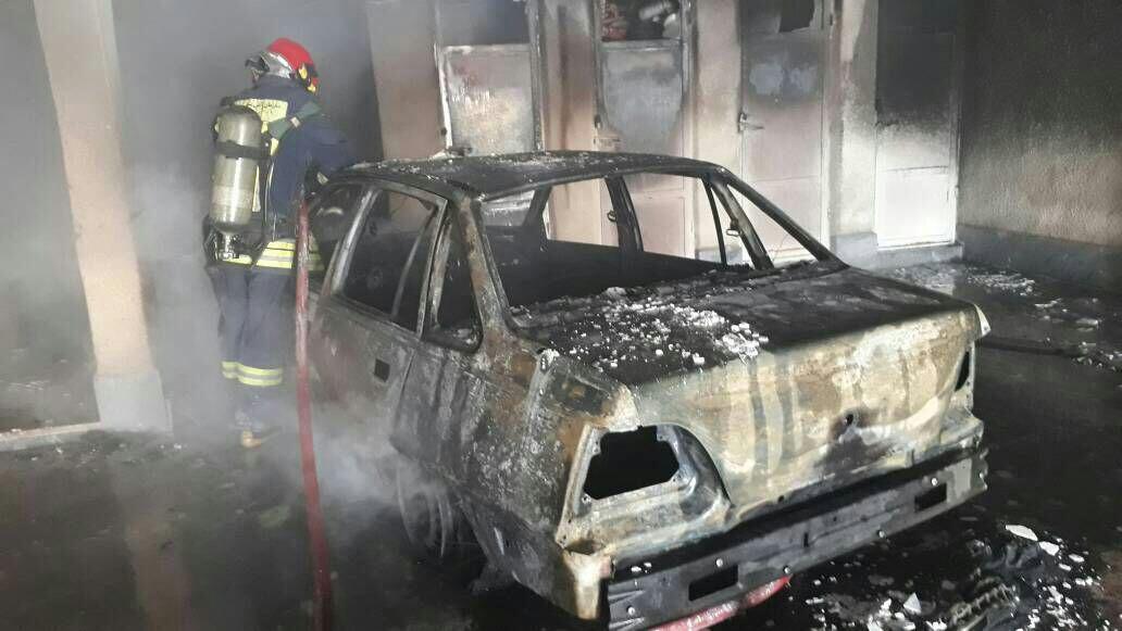 مهار آتش‌سوزی در مجتمع مسکونی پنج طبقه در اهواز