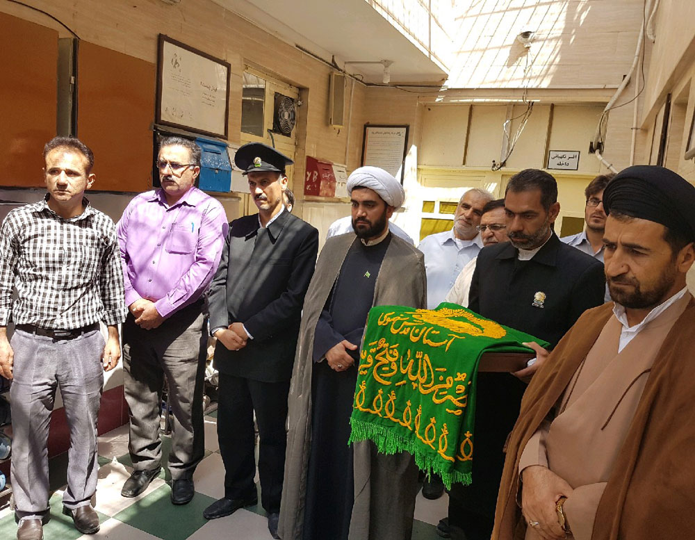 دیدار کاروان خدام حرم رضوی با زندانیان زندان مرکزی اهواز
