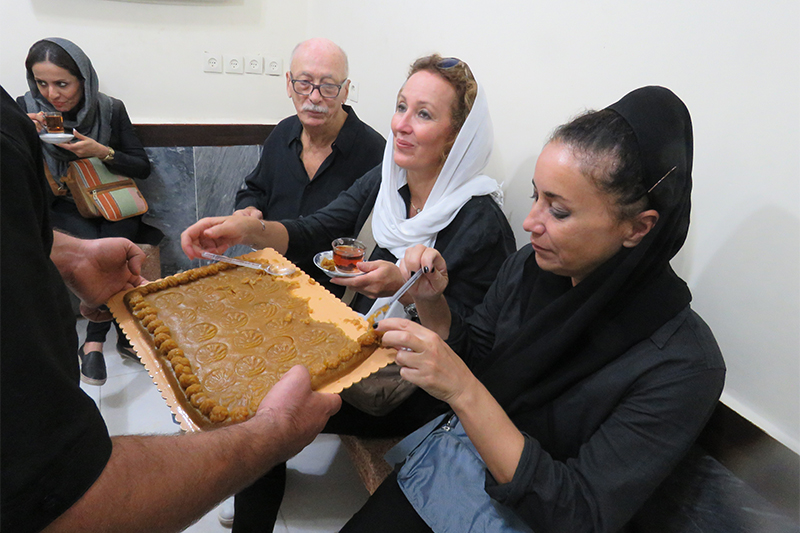 حضور گردشگران فرانسوی برای بازدید از مراسم تاسوعا و عاشورا در خوزستان
