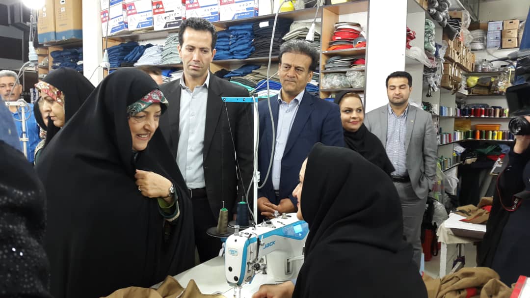 بازدید ابتکار از دو واحد صنعتی پوشاک در اهواز