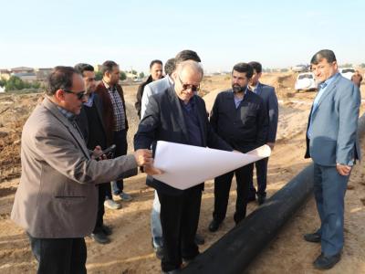 بازدید استاندار خوزستان از طرح احداث ۲۴۰۰ متر خط انحراف فاضلاب ورودی به کانال سلمان در منطقه زردشت