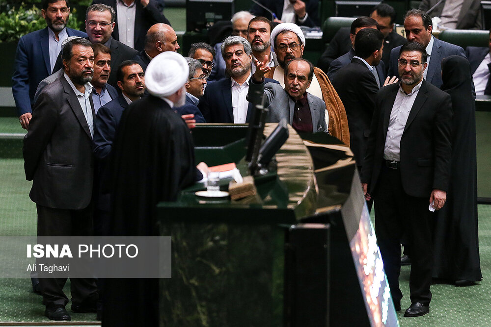 جو ملتهب مجلس در زمان دفاع روحانی از بودجه ۹۸