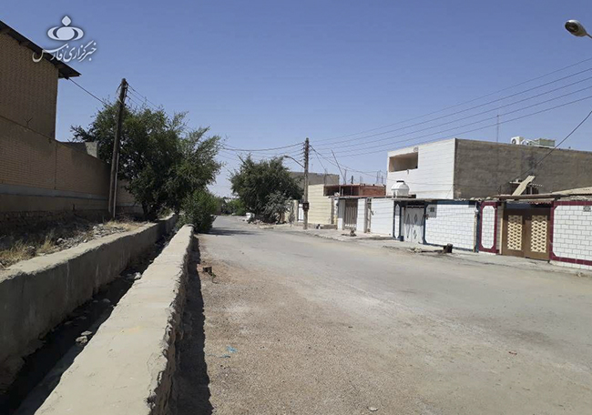 زندگی فاجعه بار شهروندان هفتگلی در کنار فاضلاب‌های روان