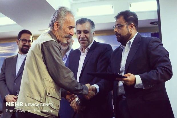 یک روزنامه نگار خوزستانی در میان برگزیدگان جشنواره کتاب و رسانه