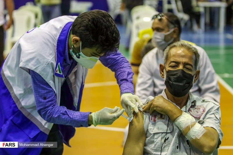 تصاویر/ آغاز واکسیناسیون بیماران خاص در اهواز
