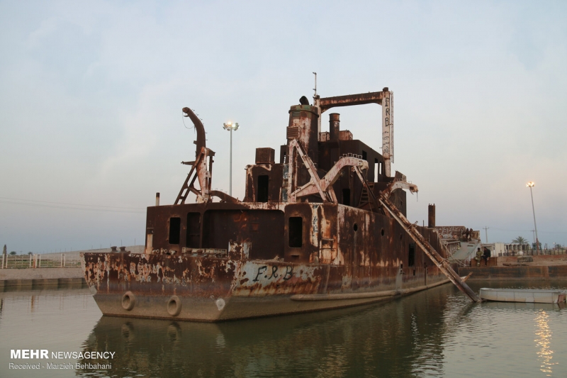 کشتی متروکه در جزیره مینو