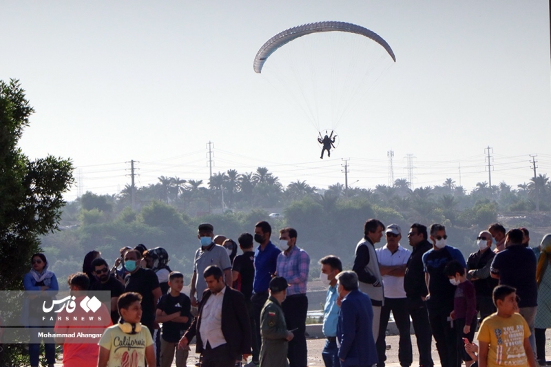 پرواز پاراگلایدرها و پاراموتورها بر فراز اهواز