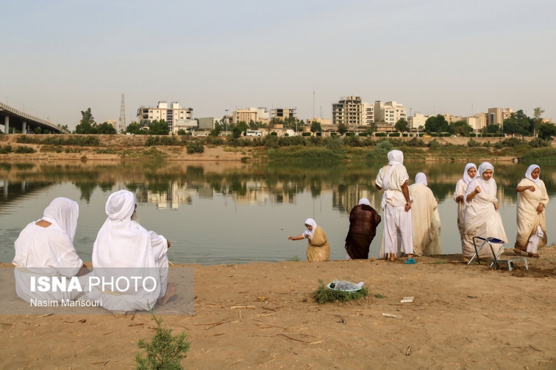 مراسم عید دهوا حنینا (عید کوچک) منداییان در ساحل کارون