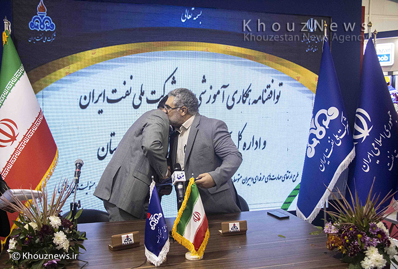 آموزش و پرورش خوزستان و شرکت ملی نفت تفاهم‌نامه امضا کردند/ تصاویر